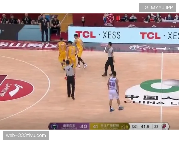 深入解析篮球比赛中推人犯规的规则要点 深入解析篮球比赛中推人犯规的规则要点